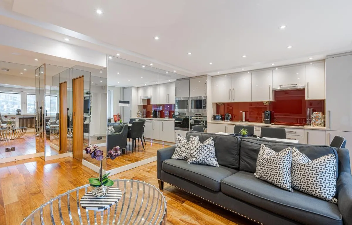 Image 5 of Luxury 2BD Knightsbridge Haven Beside Harrods