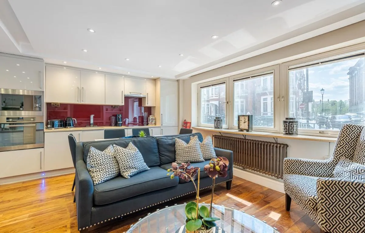 Image 4 of Luxury 2BD Knightsbridge Haven Beside Harrods