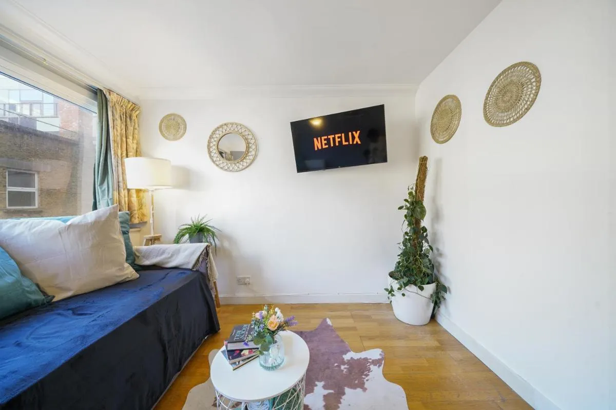 Image 5 of Luxury 2BR – Steps from Oxford Circus & Soho