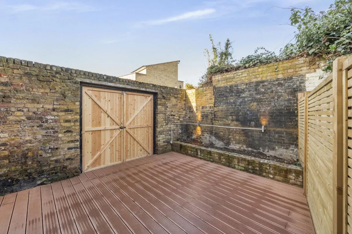 Image 4 of Luxury 2BedRoom and 2BathRoom Flat With Patio Central London!