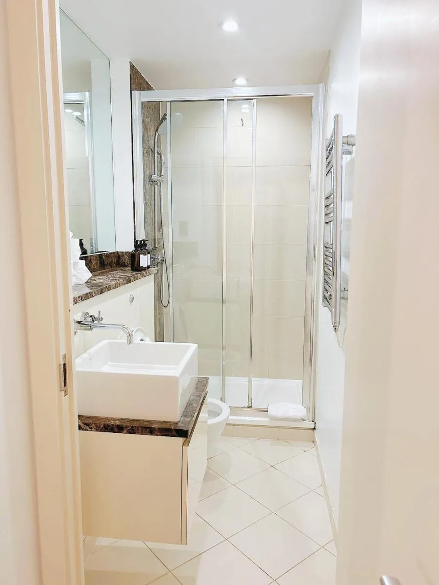 Image 2 of Luxury 2-Bed Apartment with Stunning Views Near The Shard & Tower Bridge