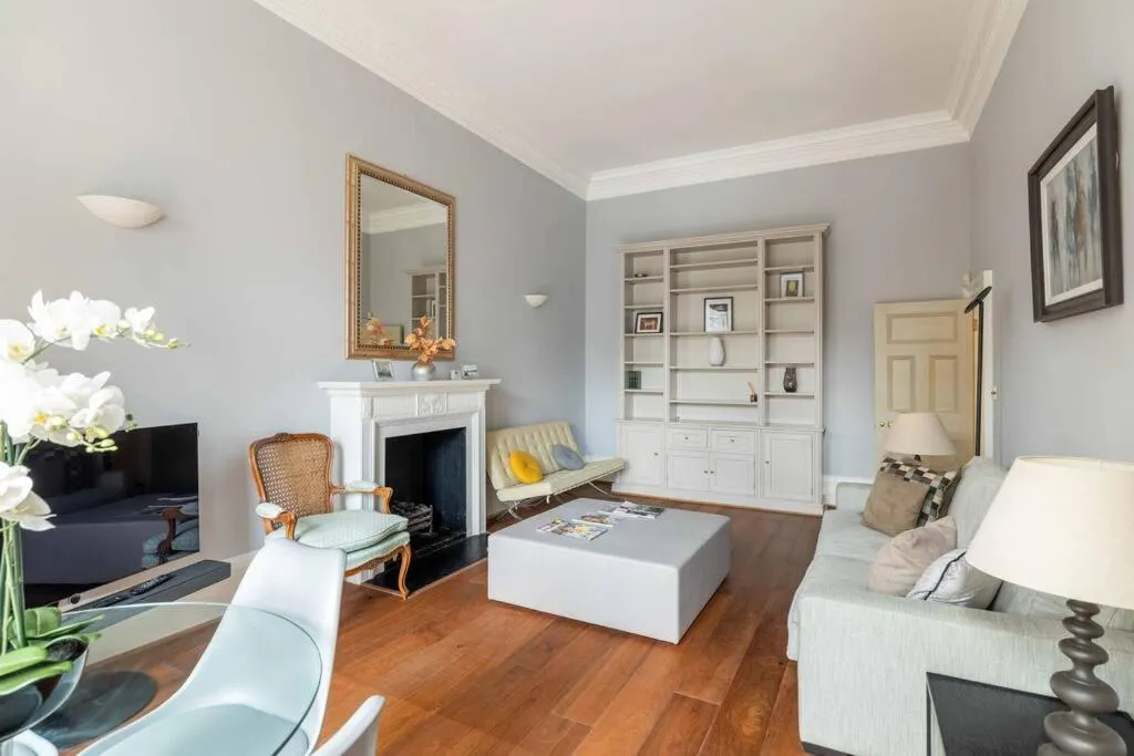 Image 5 of Luxury 2-Bedroom Flat in Knightsbridge by LandIn