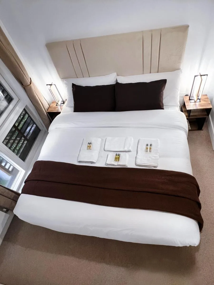 Image 3 of Luxury 2-Bedroom London Apartment, Near Liverpool Street, Balcony, Free Parking