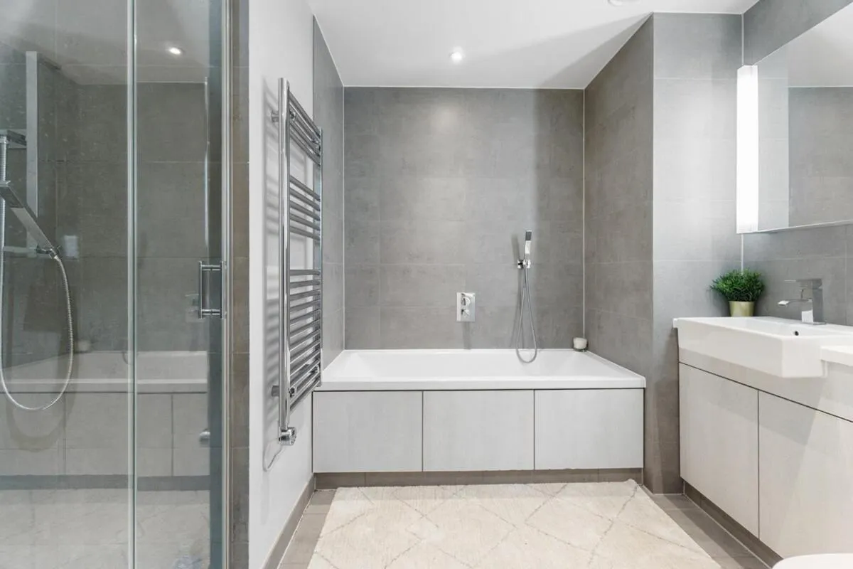 Image 3 of Luxury 2 BR Riverview Ensuite Flat in Greenwich Near O2&Excel