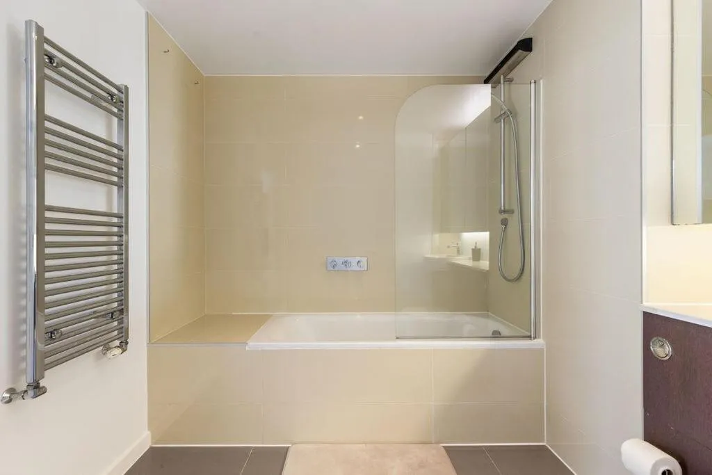 Image 3 of Luxury 2 Bed Apt in Olympic Village