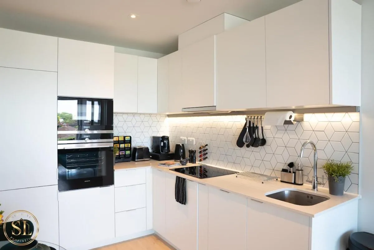 Image 4 of Luxury 2 Bedroom 2 Bathroom Apartment In Wimbledon