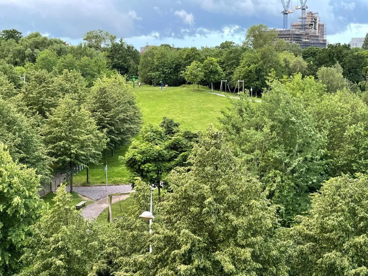 Image 4 of Luxury 2 Bedroom Apartment- Lake view – Free Parking – Wembley Stadium 5KM