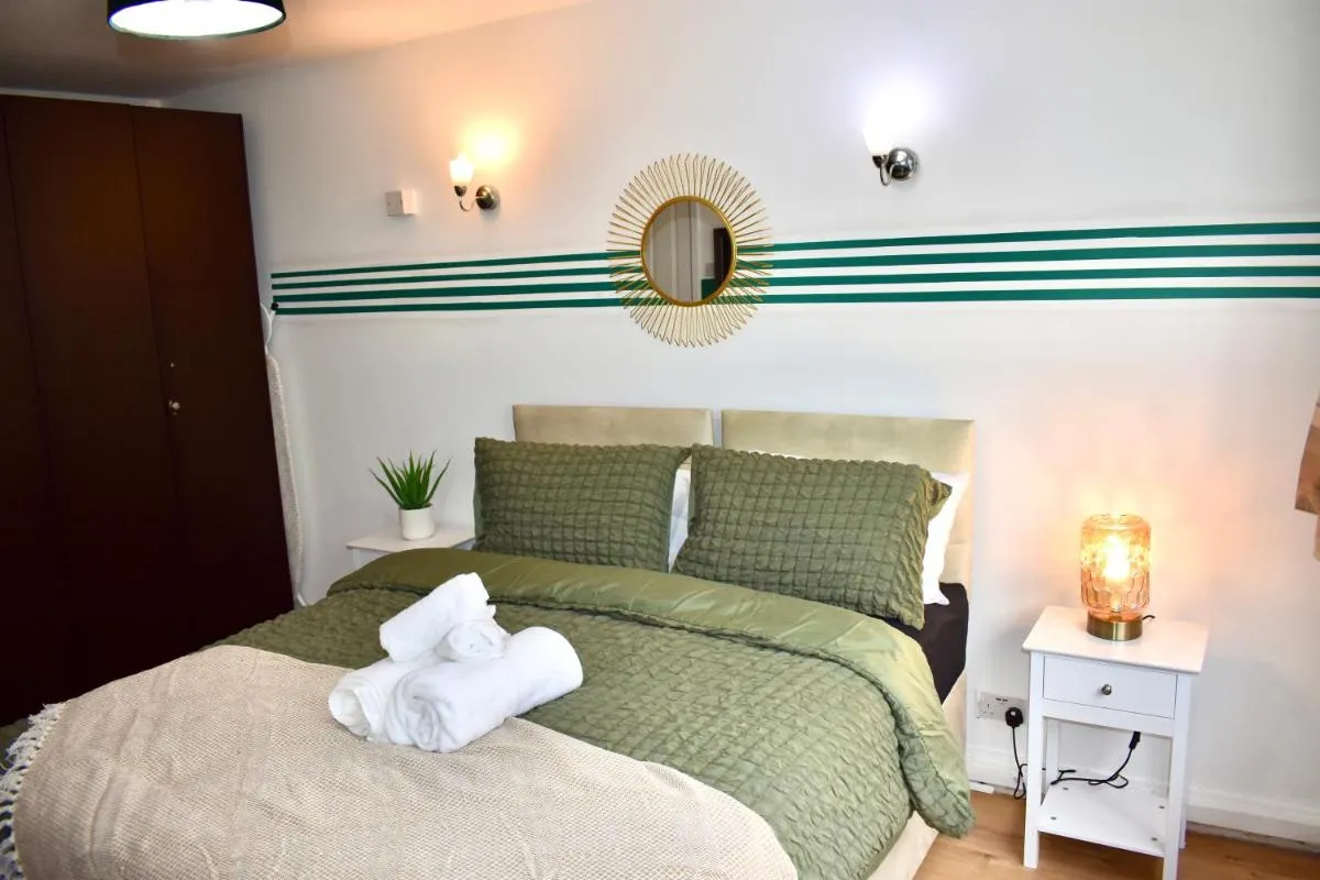 Image 4 of Luxury 2 Bedroom Apartment, Parking, Few Minutes Walk from Wembley Stadium