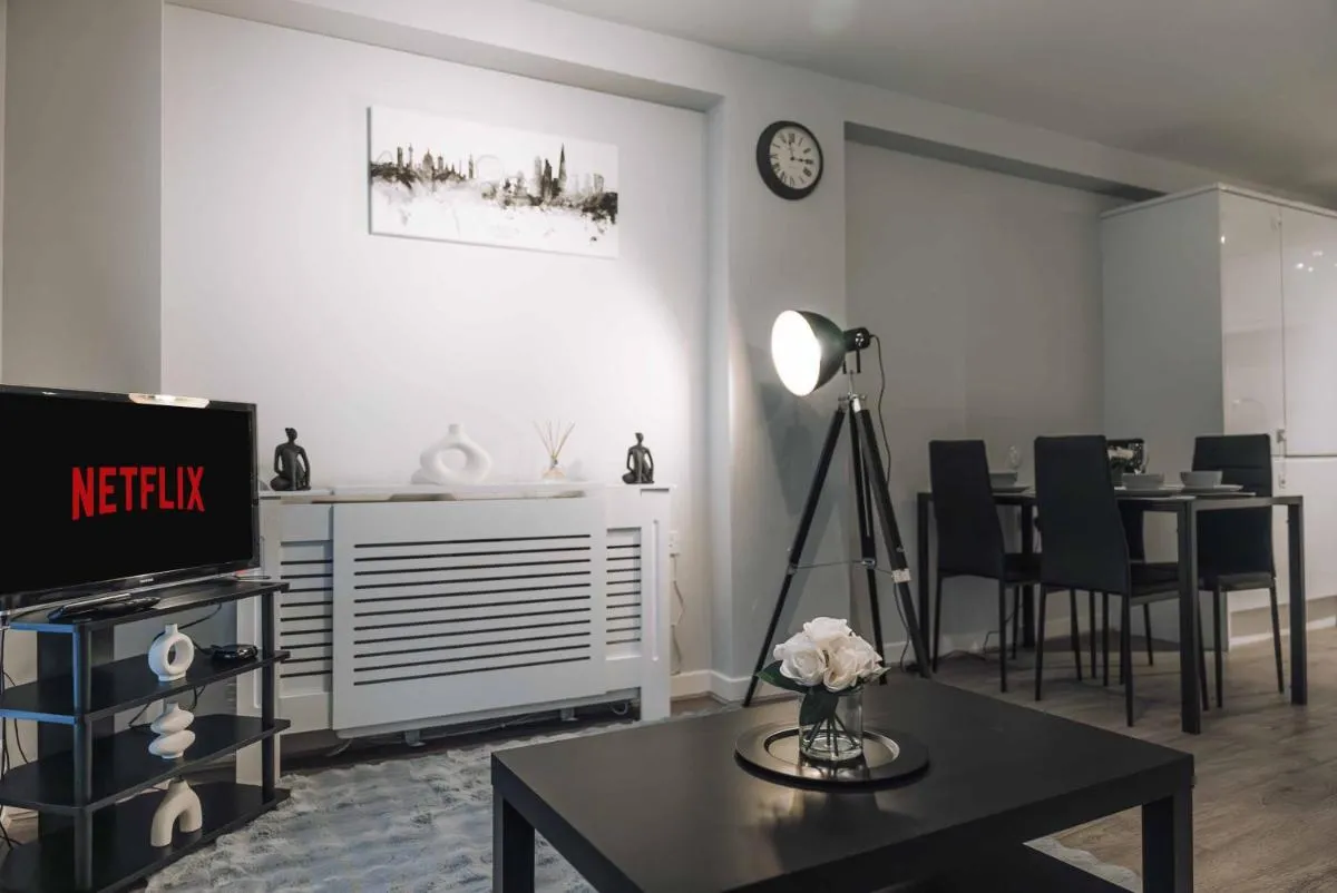 Image 5 of Luxury 2 Bedroom Apartment near Stratford Station for Corporate and Group Stays