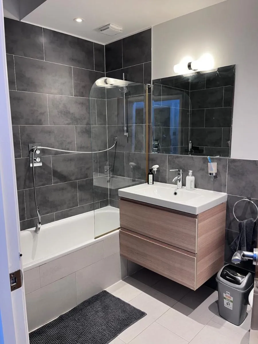 Image 3 of Luxury 2 bed 2 bath penthouse