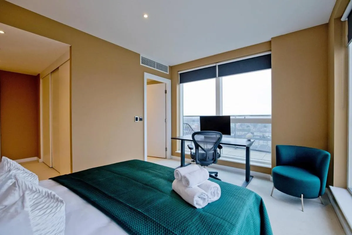 Image 3 of Luxury 360 Penthouse with gym & parking