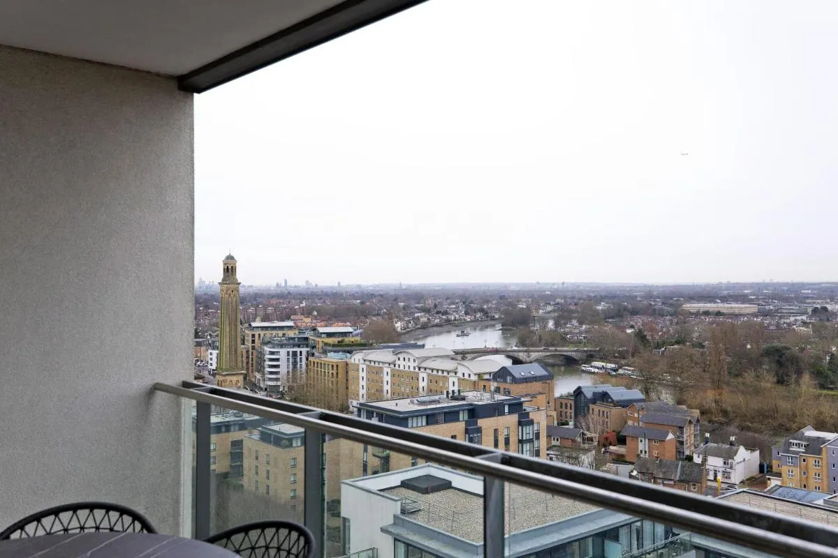 Image 5 of Luxury 360 Penthouse with gym & parking