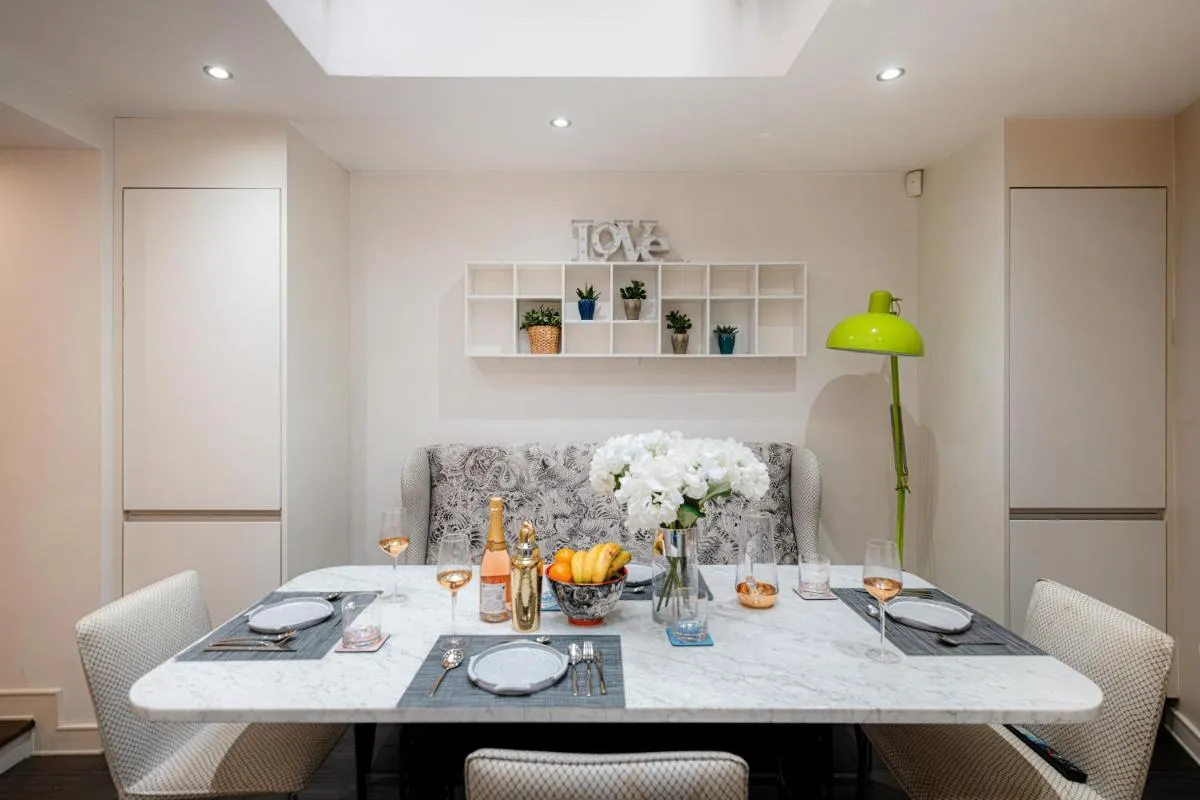 Image 5 of Luxury 3BR Home in Belgravia, Near Victoria