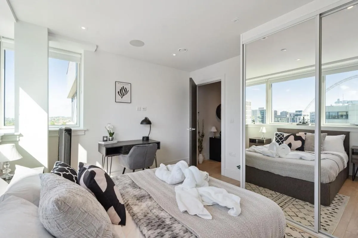 Image 3 of Luxury 3-Bed Apt in Wembley Park