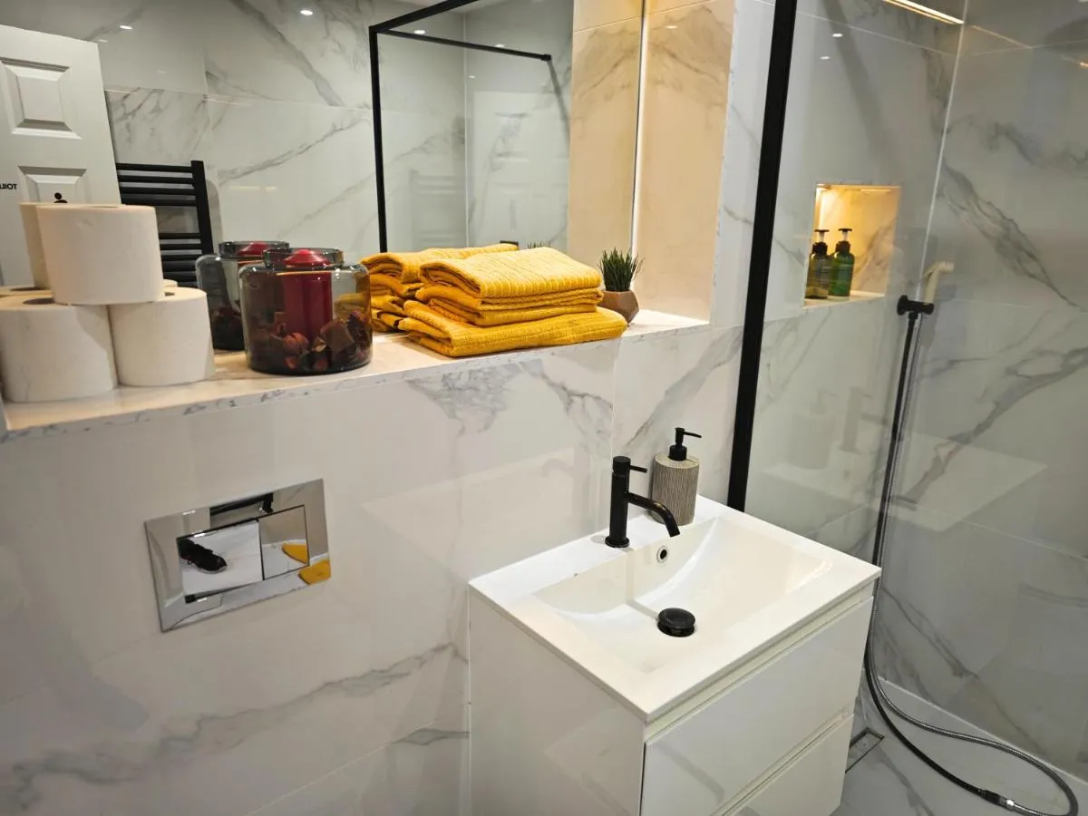 Image 3 of Luxury 3-Bed Flat – 1 min from Baker Street Station