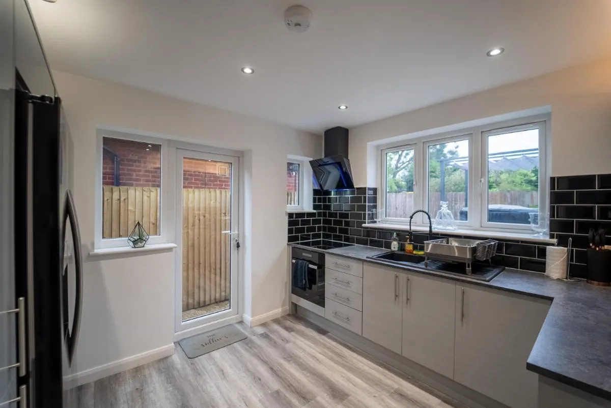 Image 4 of Luxury 3 bed Retreat with Hot tub