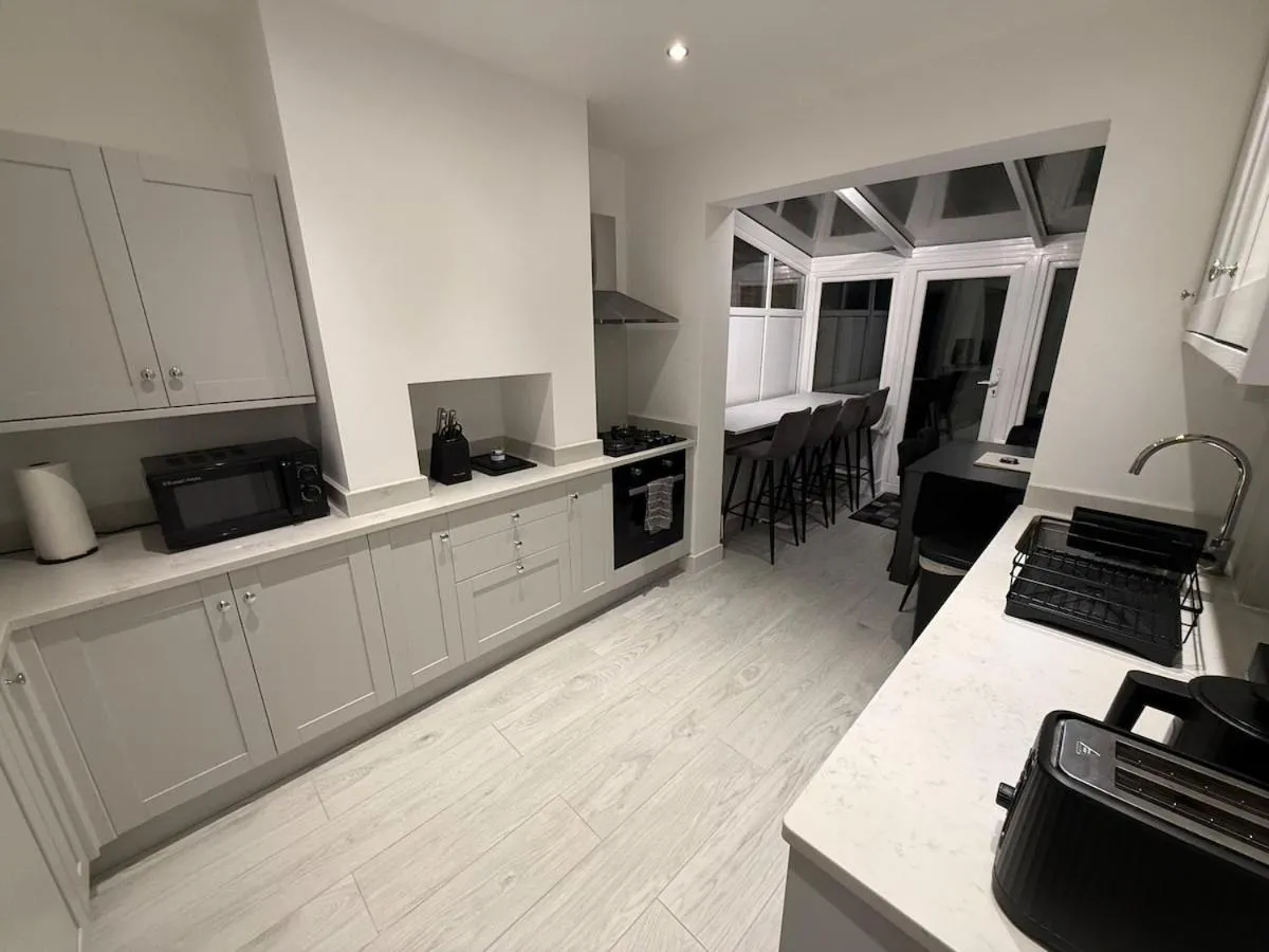 Image 4 of Luxury 4 Bedroom House in Harrow
