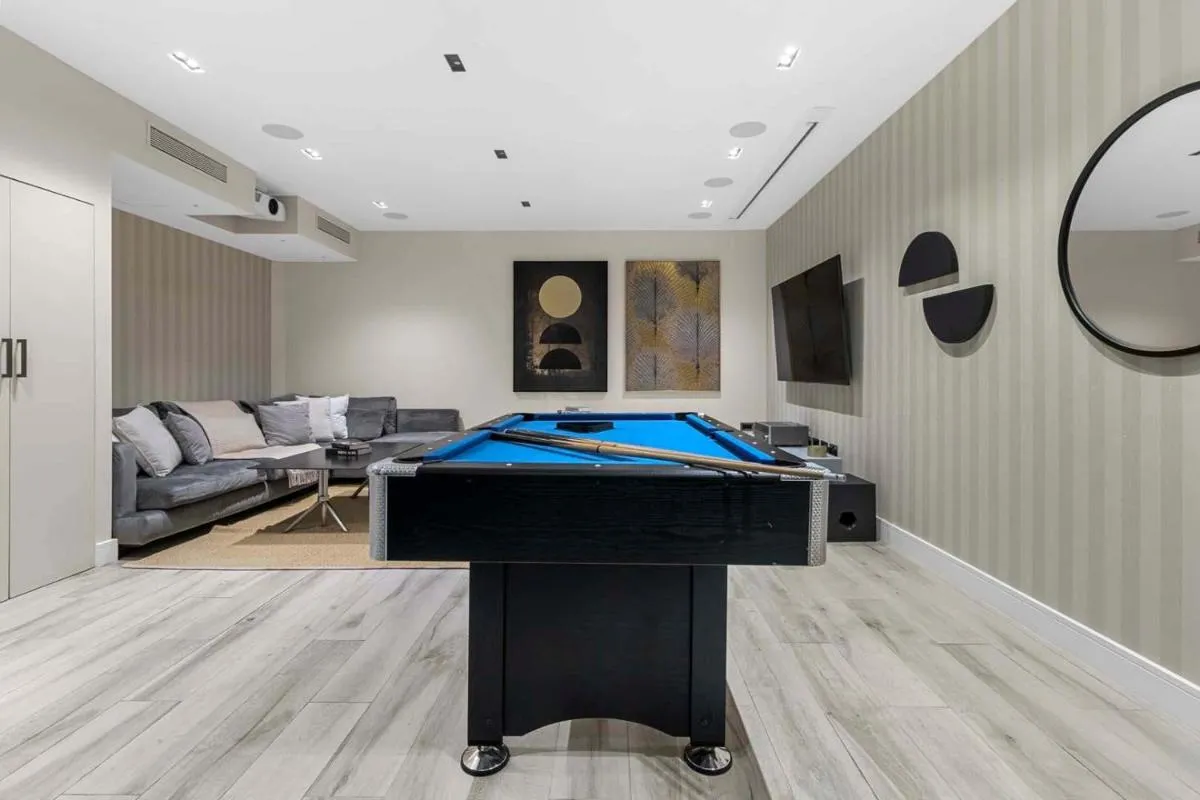 Image 5 of Luxury 5 Bedroom Home