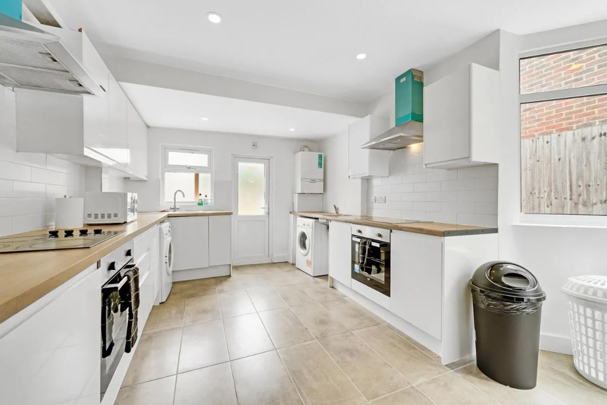 Image 4 of Luxury 8 Rooms & Garden near Excel London
