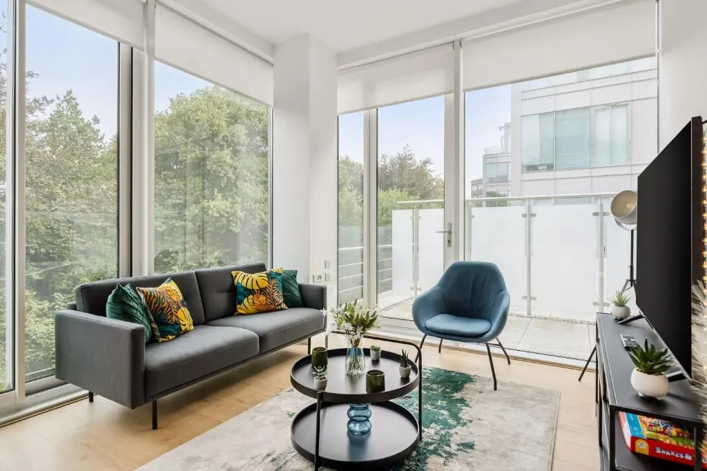 Image 1 of Luxury Apartment with Parking, Cinema & Game Room and Gym