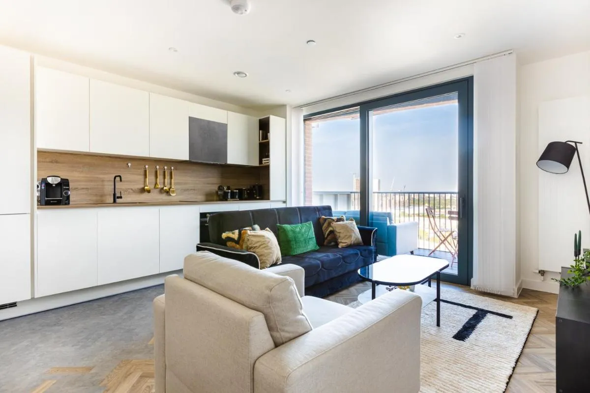 Image 3 of Luxury Apt Near Canary Wharf with Stunning Views