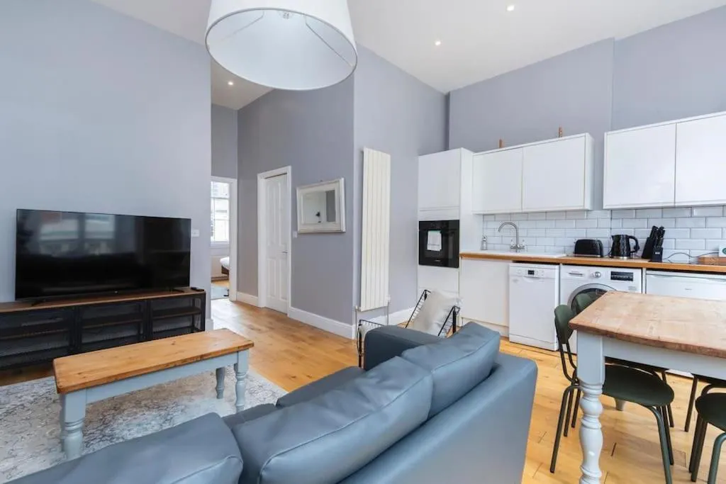 Image 4 of Luxury Camden Apartment E2