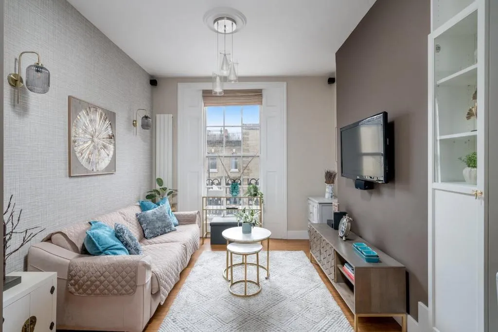 Image 1 of Luxury Camden Town 1 bedroom apartment Near Tube Market