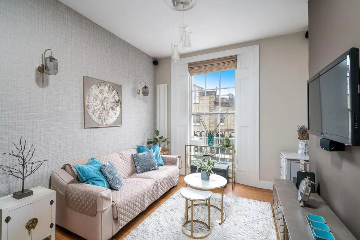Image 3 of Luxury Camden Town 1 bedroom apartment Near Tube Market
