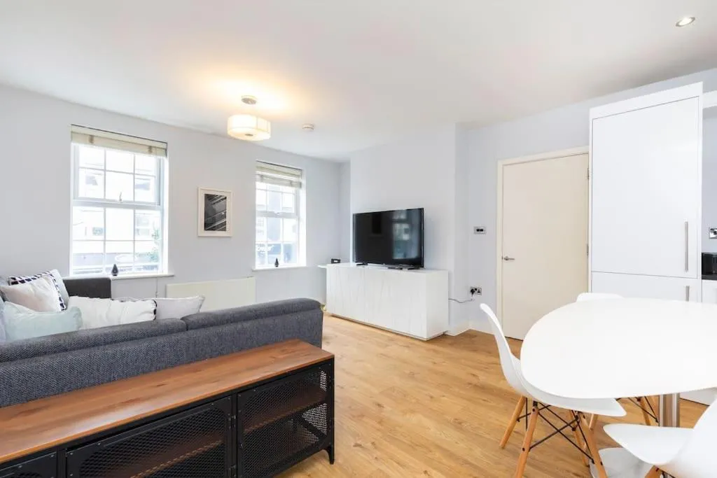 Image 5 of Luxury Central Camden Apartment C1