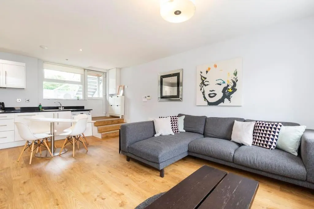 Image 4 of Luxury Central Camden Apartment C1