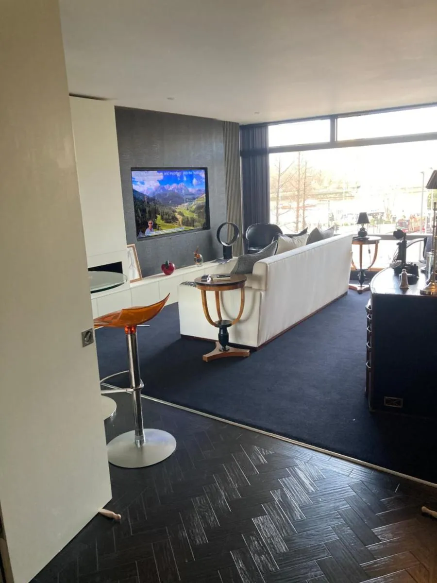 Image 5 of Luxury Designer Apartment River view of Parliament Westminster Big Ben.