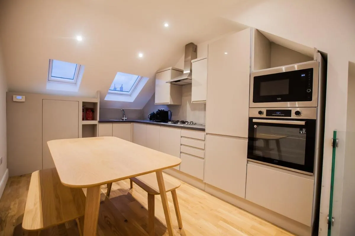 Image 4 of Luxury Fulham 3 bedroom Garden House