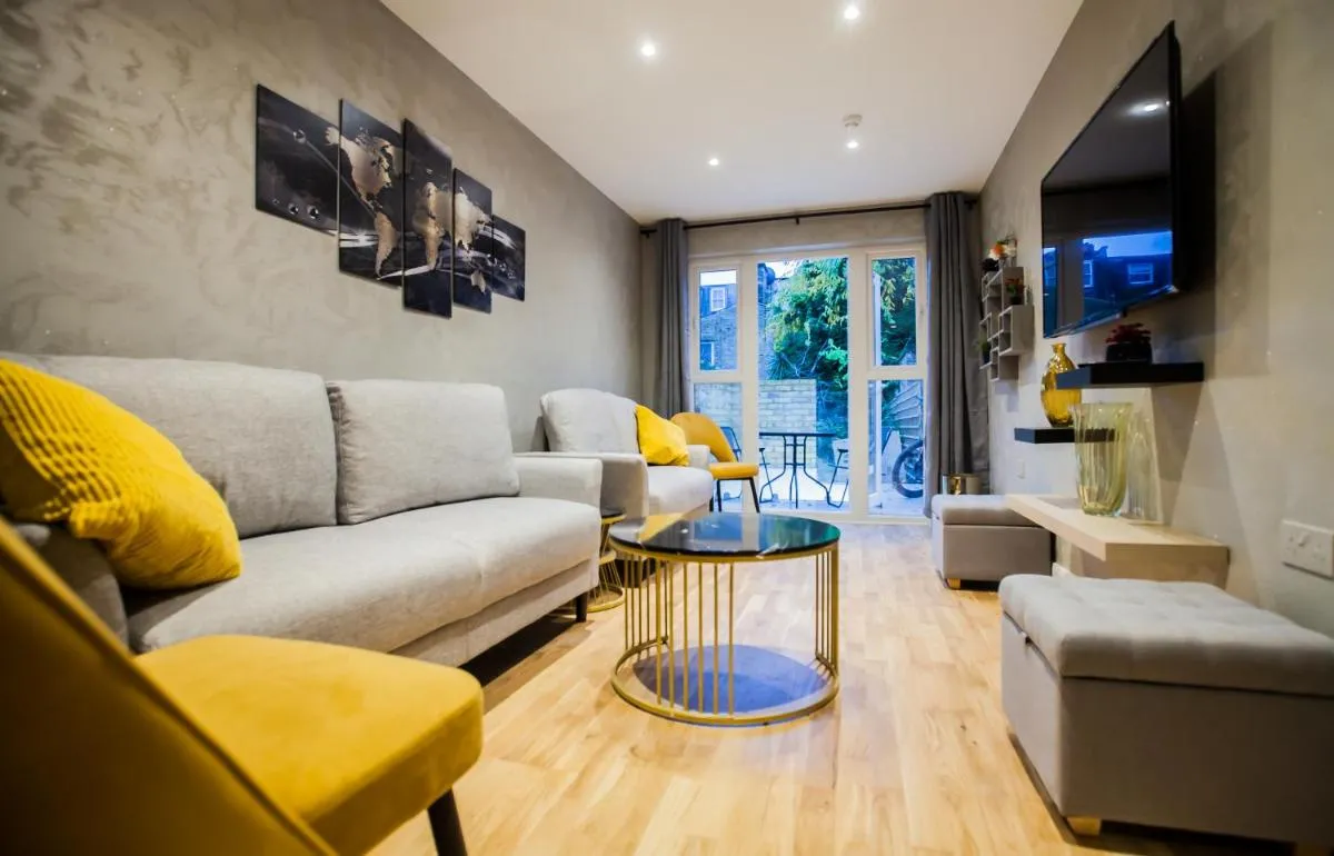 Image 5 of Luxury Fulham 3 bedroom Garden House