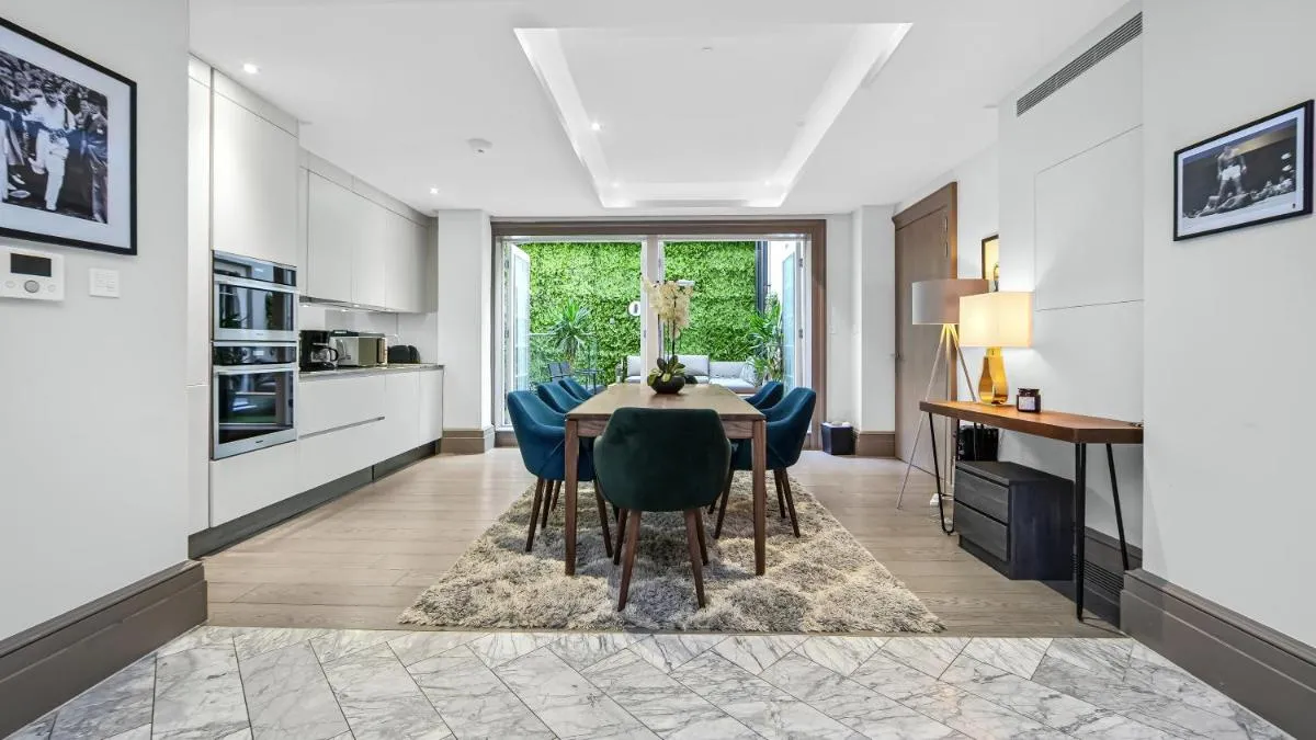 Image 3 of Luxury Interior Designed 3 Bedroom Apartment in Central London
