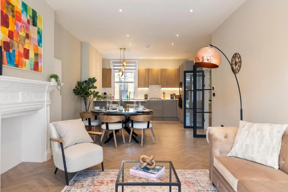 Image 3 of Luxury Living 3BR Apartment in Maida Vale London