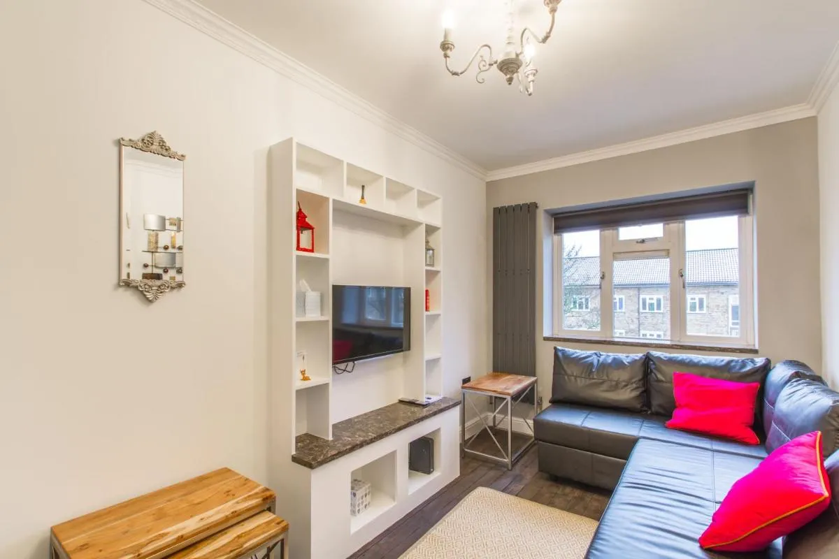 Image 3 of Luxury London Apartment