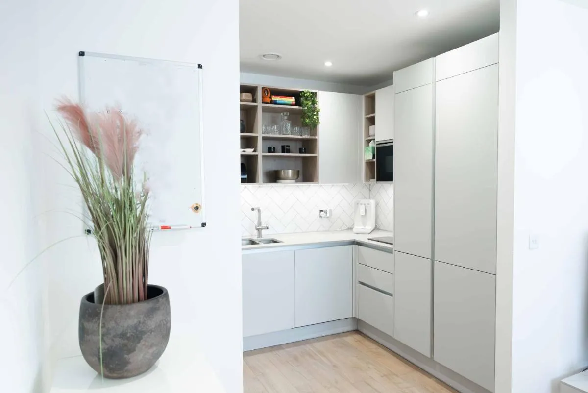 Image 4 of Luxury One Bedroom Apartment Near Canary Wharf with Gym