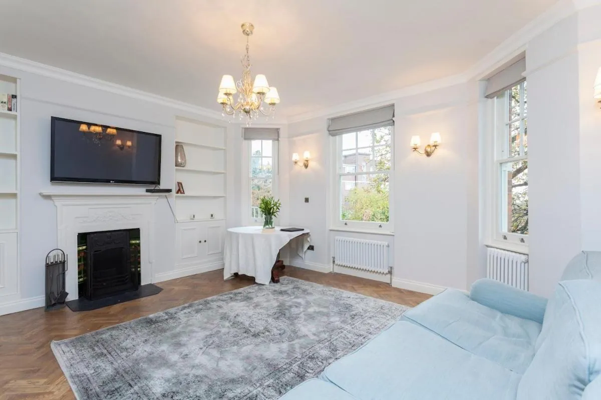 Image 5 of Luxury Putney flat