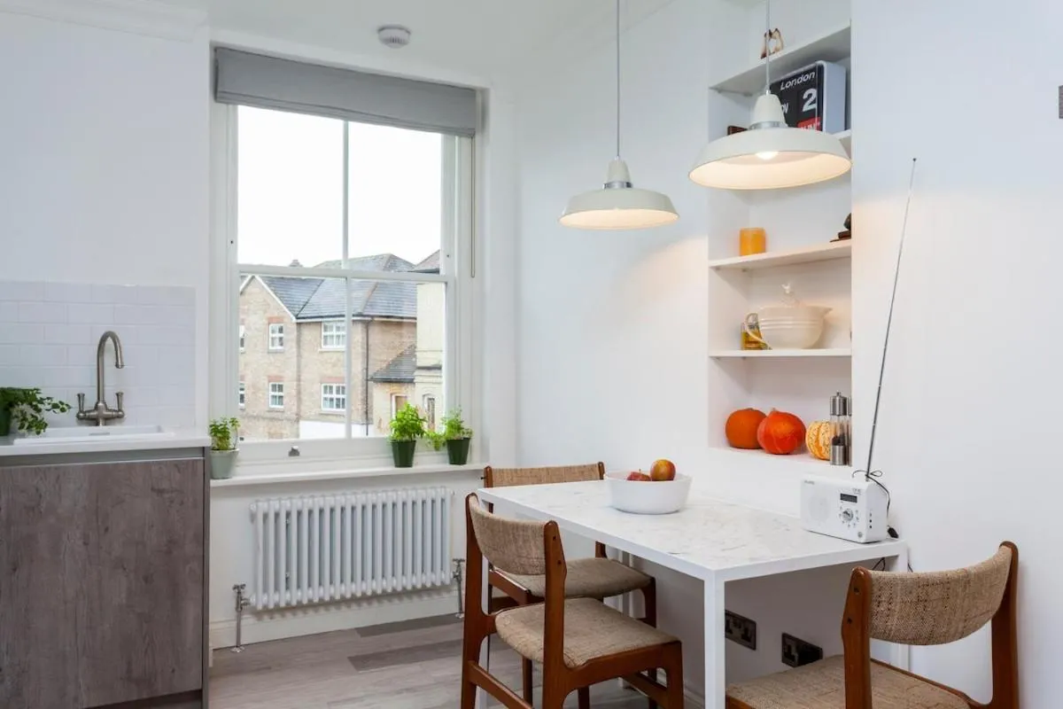 Image 3 of Luxury Putney flat