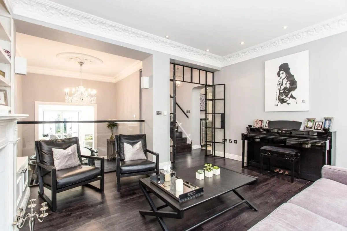 Image 3 of Luxury Residence in Prime London