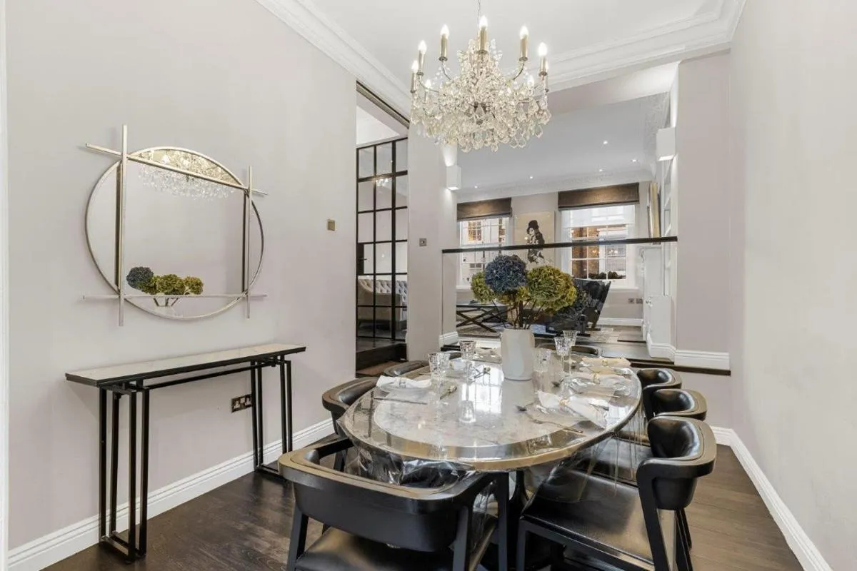 Image 5 of Luxury Residence in Prime London