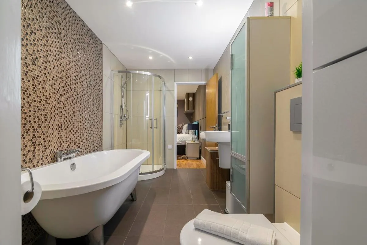 Image 3 of Luxury Shoreditch 1BR Apartment Huge Living Room Sleeps 4 Close to Metro
