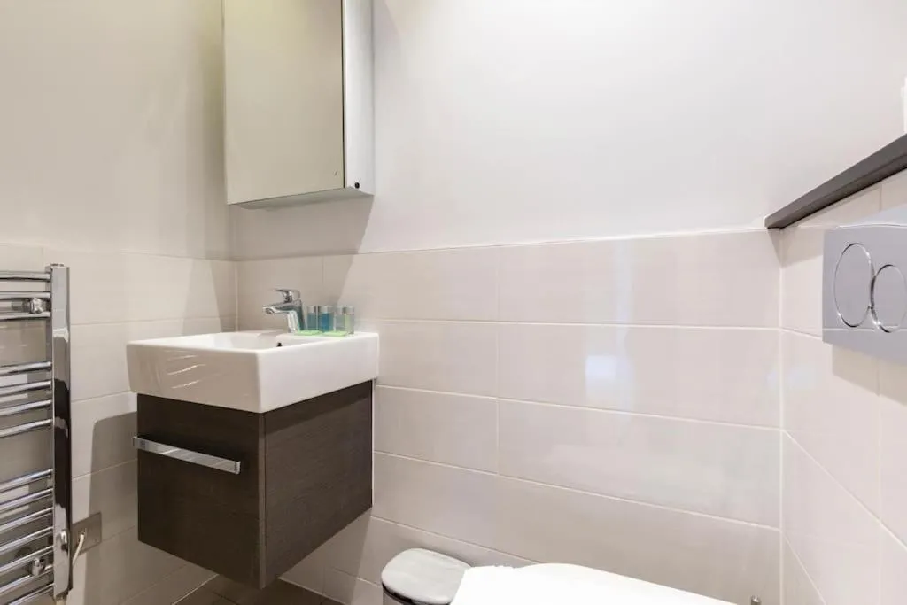 Image 3 of Luxury Soho Apartment R3