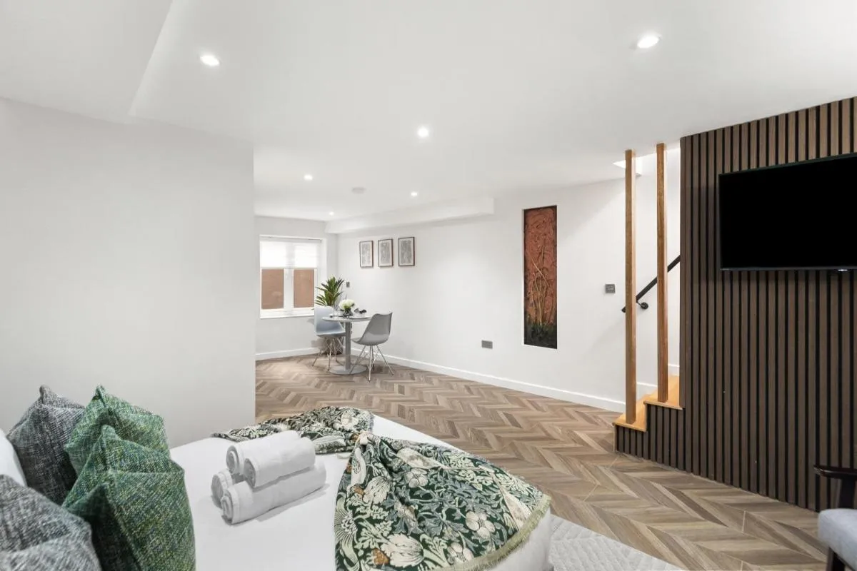 Image 5 of Luxury Studio Stratford London