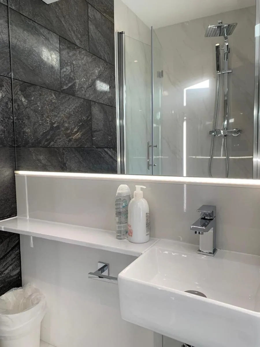 Image 3 of Luxury Suites near Wembley Stadium, Wembley Arena, London Designer Outlet