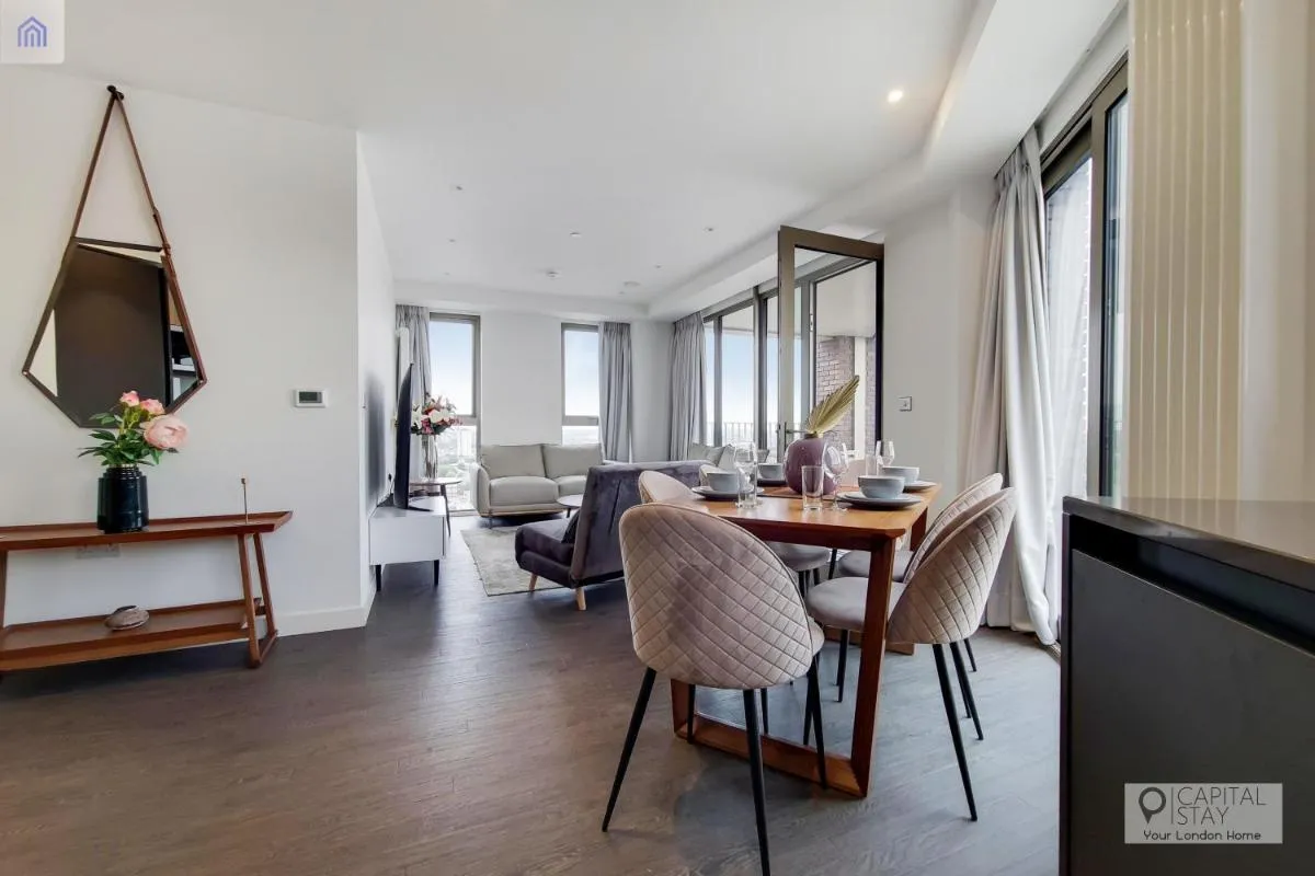Image 5 of Luxury Three bed Apartment by London ExCeL
