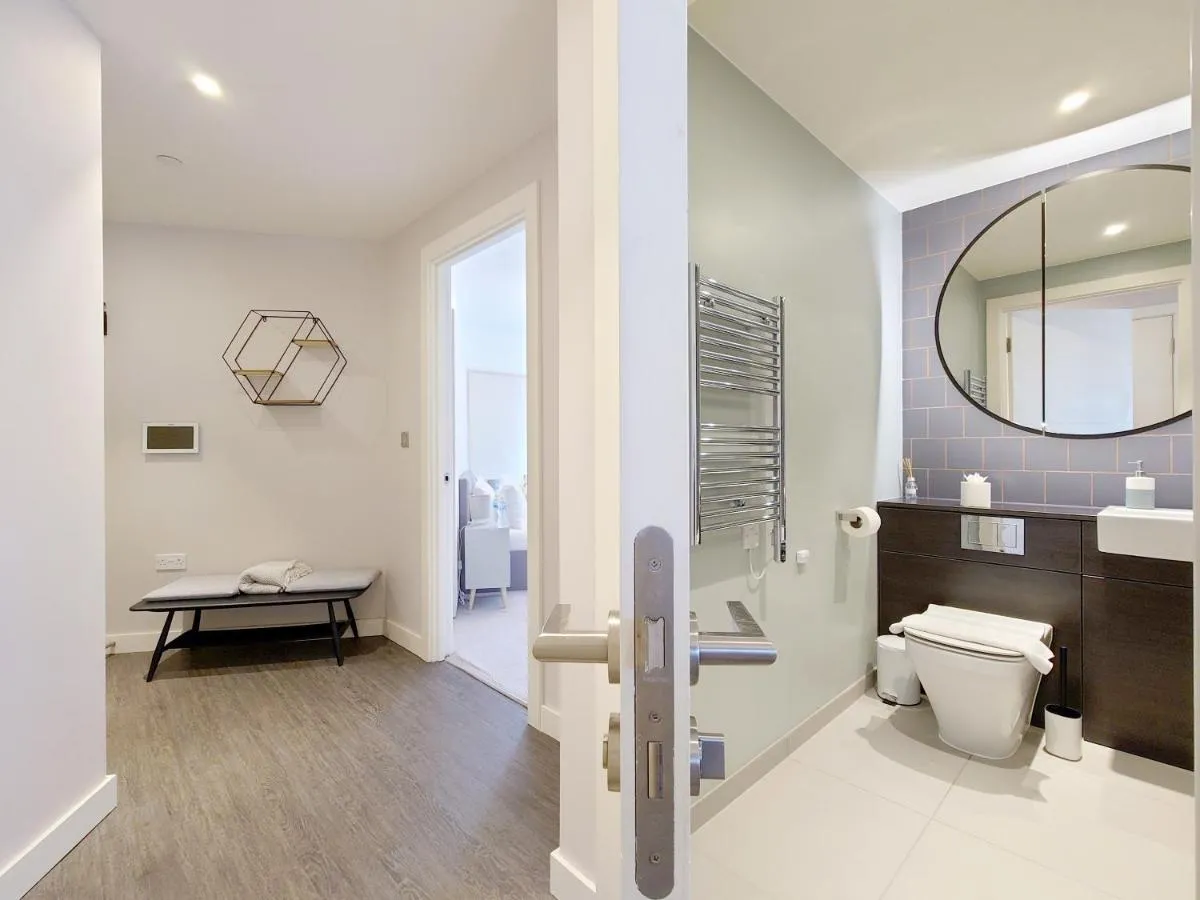 Image 3 of Luxury Three bed Apartment by London ExCeL