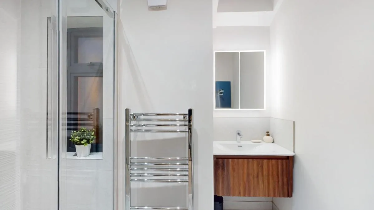 Image 3 of Luxury West London Apartment – 12 Mins to Central London