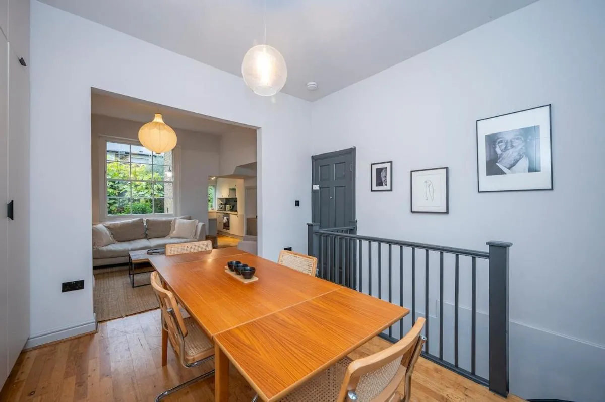 Image 4 of Luxury & Stylish Duplex with Private Garden