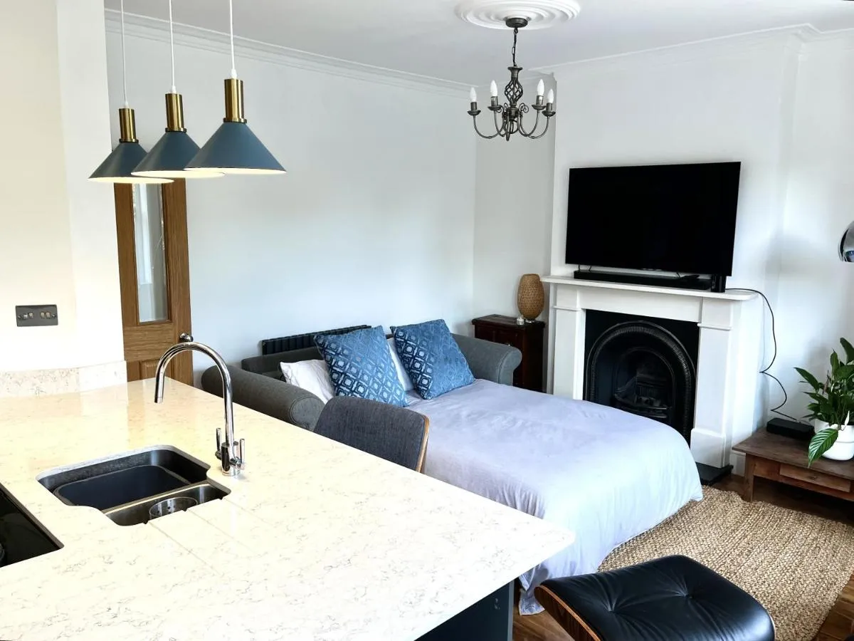 Image 5 of Luxury apartment with 2-Beds
